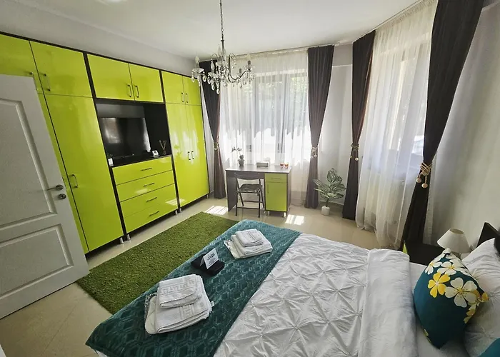 Downtown Old Center - Cal1b *